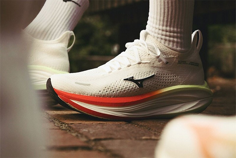 Mizuno Neo
