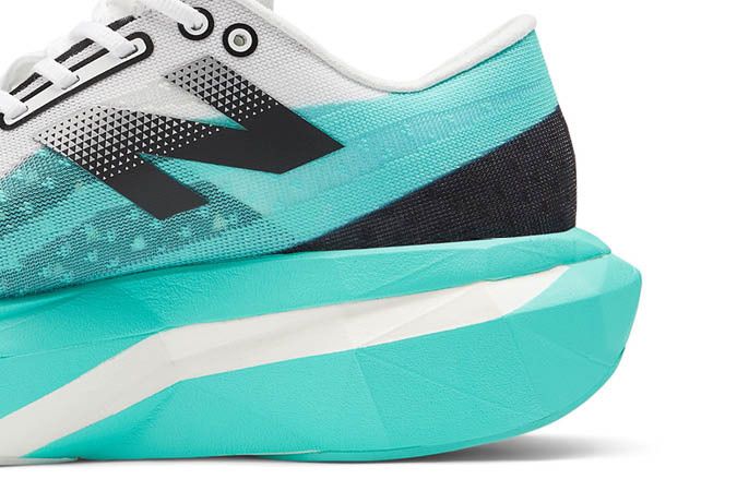 New Balance FuelCell Supercomp Elite v4