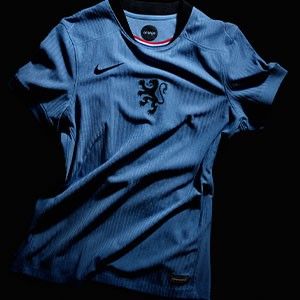 Away: stoer, stijlvol en klaar voor het EK